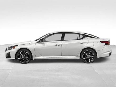 Used 2024 Nissan Altima 2.5 SR FWD image 30