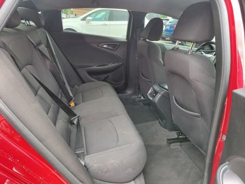 Used 2018 Chevrolet Malibu LT FWD image 4