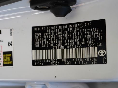 Used 2023 Toyota Corolla LE w/ Carpet Mat Package (TMS) FWD image 39