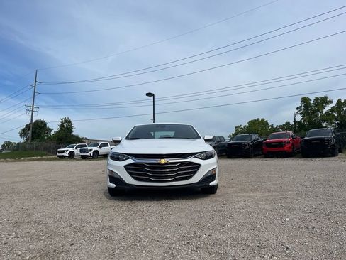 Used 2024 Chevrolet Malibu LT FWD image 3