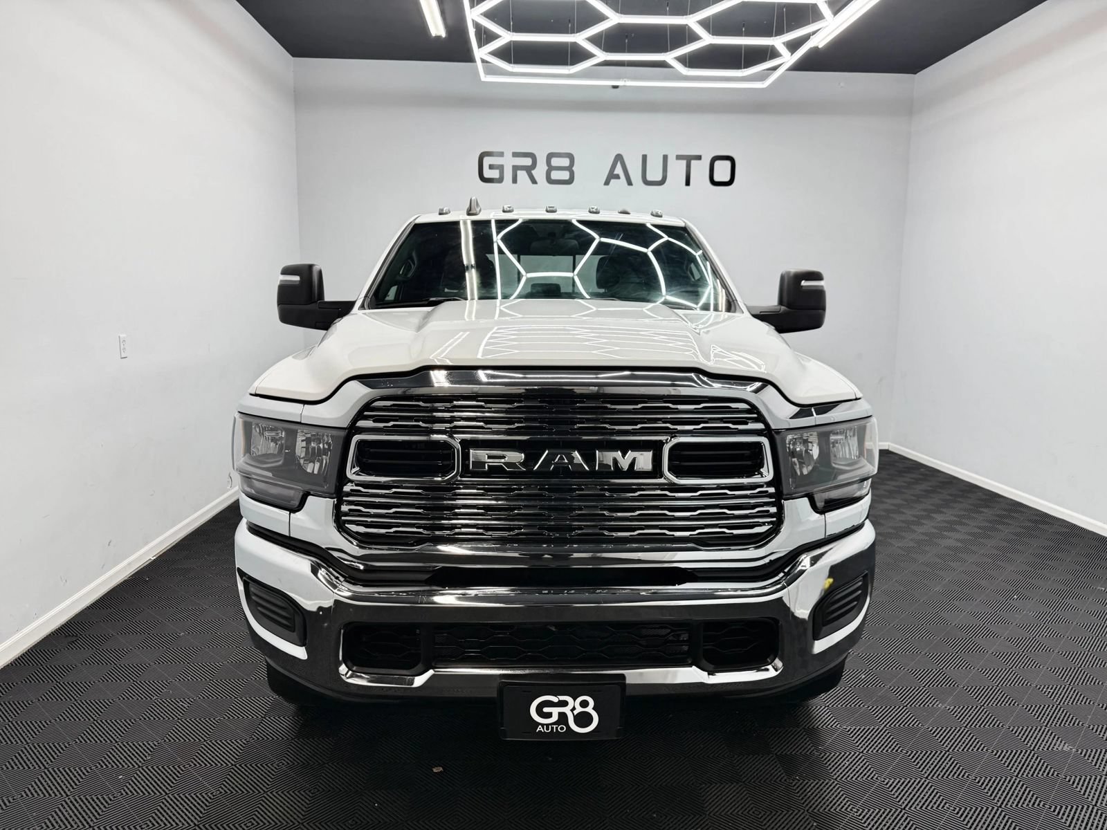 Used 2024 RAM 2500 Tradesman AWD/4WD image 2