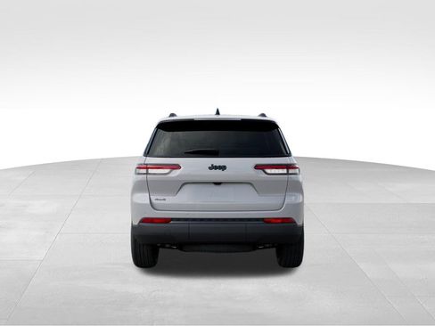 New 2025 Jeep Grand Cherokee L Altitude AWD/4WD image 8