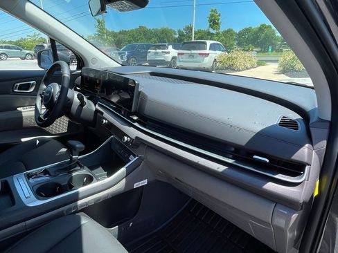 New 2026 Kia Carnival EX FWD image 28
