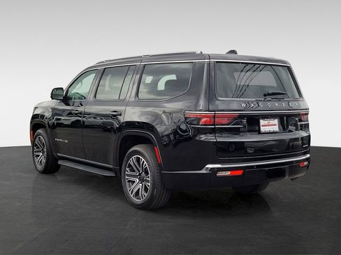 Used 2024 Jeep Wagoneer Series II w/ Flexible Seating Group RWD image 6