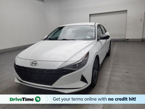 Used 2022 Hyundai Elantra SEL image 1