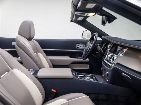 Used 2020 Rolls-Royce Dawn RWD image 39