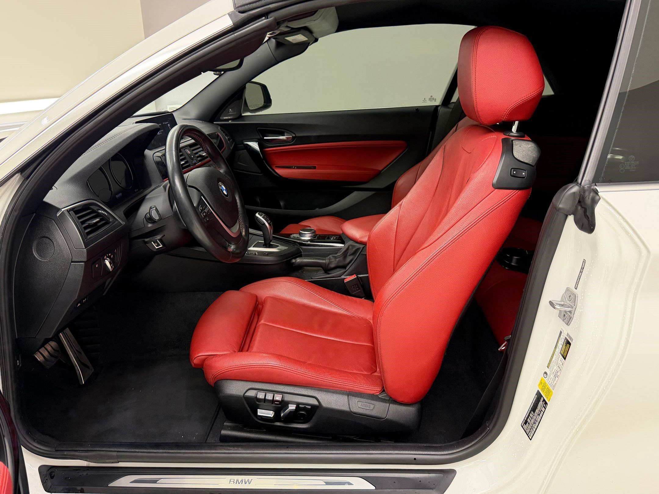 Used 2020 BMW 230i Convertible w/ Premium Package RWD image 5