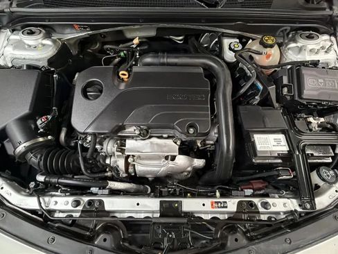 Used 2021 Chevrolet Malibu LT FWD image 25