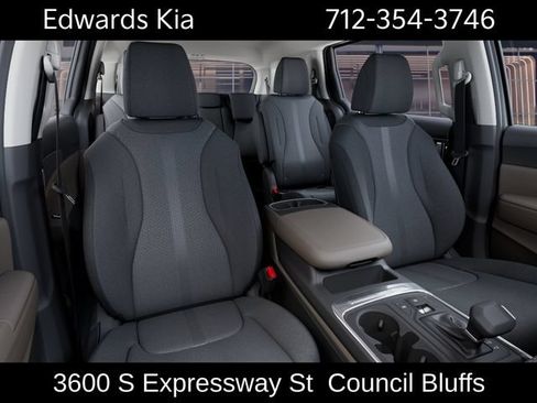 New 2027 Kia Carnival LX FWD image 17