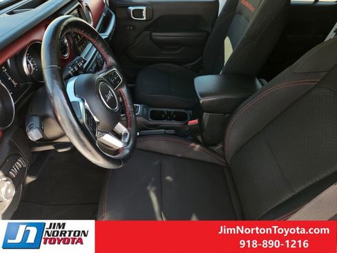 Used 2022 Jeep Wrangler Unlimited Rubicon w/ Cold Weather Group image 15