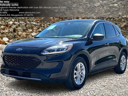 Used 2022 Ford Escape SE image 1