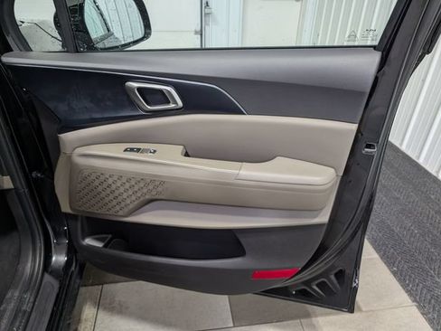 Used 2026 Kia Carnival FWD image 26