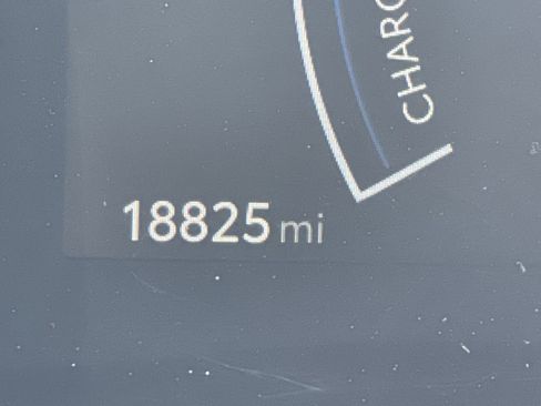 Used 2025 Toyota Camry LE w/ Convenience Package image 10