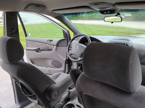 Used 2005 Toyota Sienna LE image 39