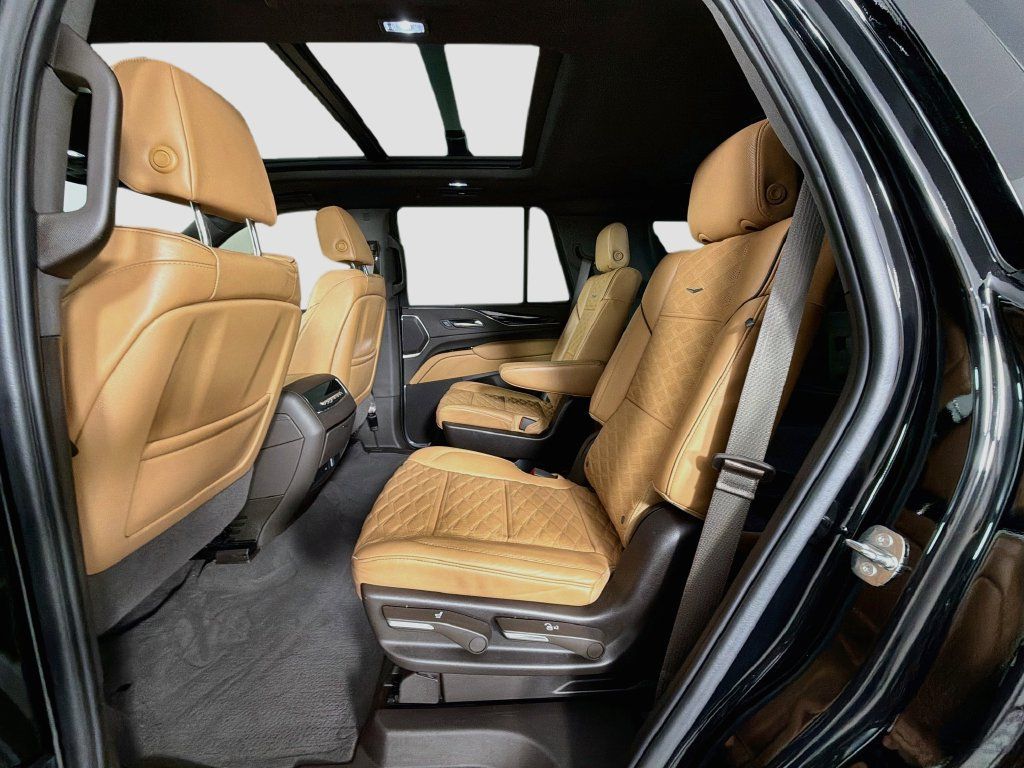 Used 2024 Cadillac Escalade Sport w/ LPO, ONYX Package AWD/4WD image 26