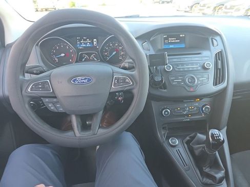 Used 2015 Ford Focus SE FWD image 14