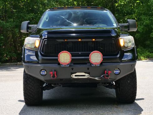 Used 2015 Toyota Tundra SR5 w/ TRD Off Road Package AWD/4WD image 5