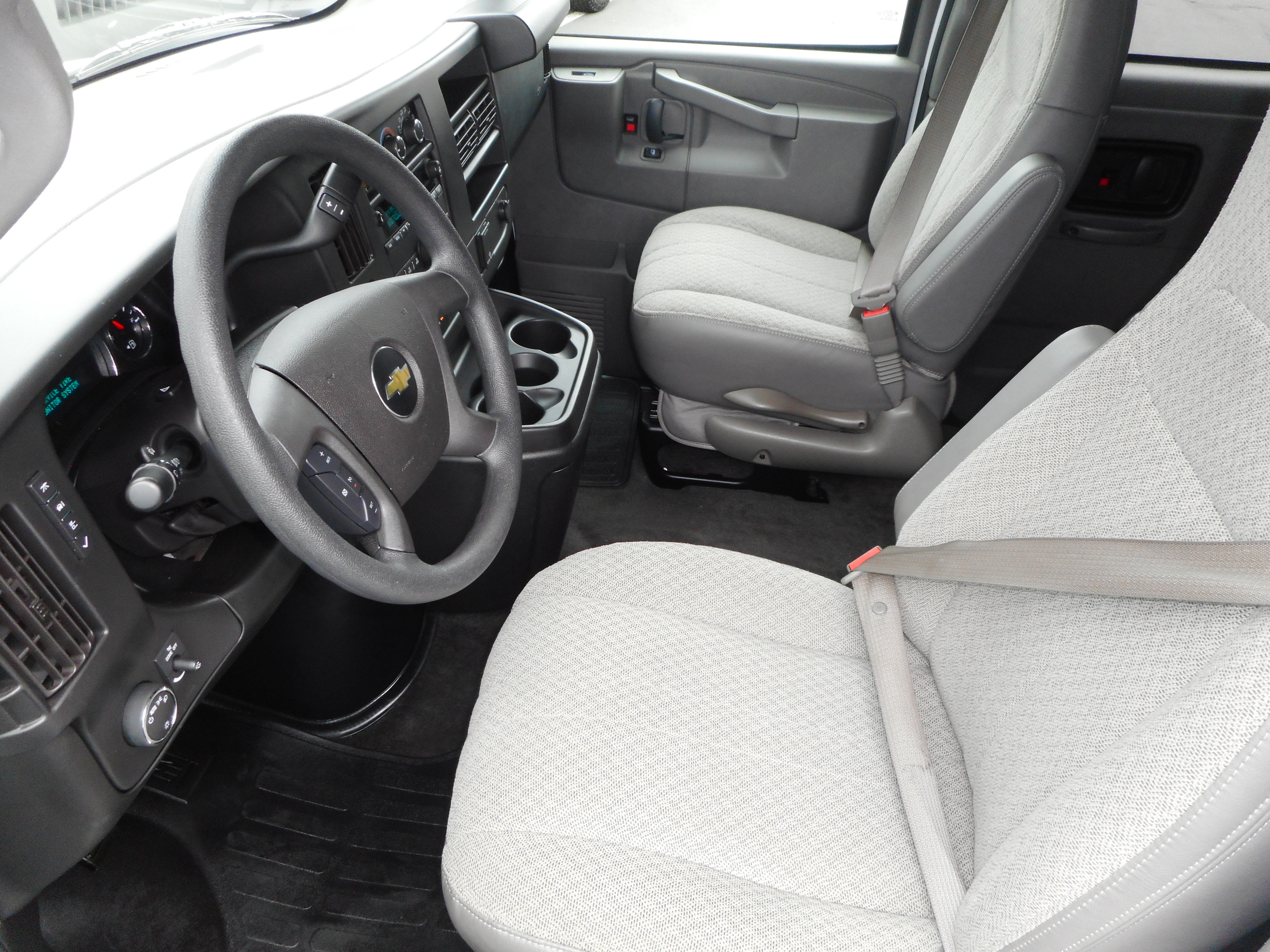 Used 2017 Chevrolet Express 3500 LT w/ LT Preferred Equipment Group RWD image 14