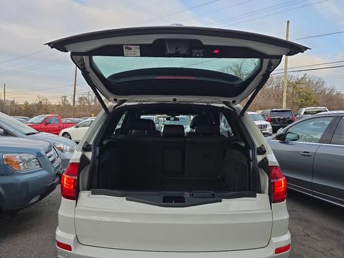 Used 2011 BMW X5 M image 10