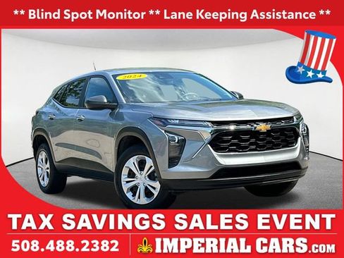 Used 2024 Chevrolet Trax LS w/ Driver Confidence Package FWD image 1