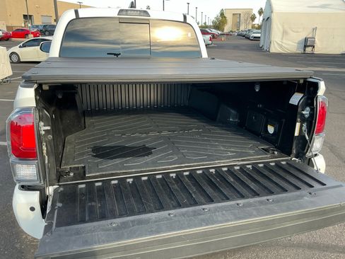 Used 2023 Toyota Tacoma TRD Off-Road image 33