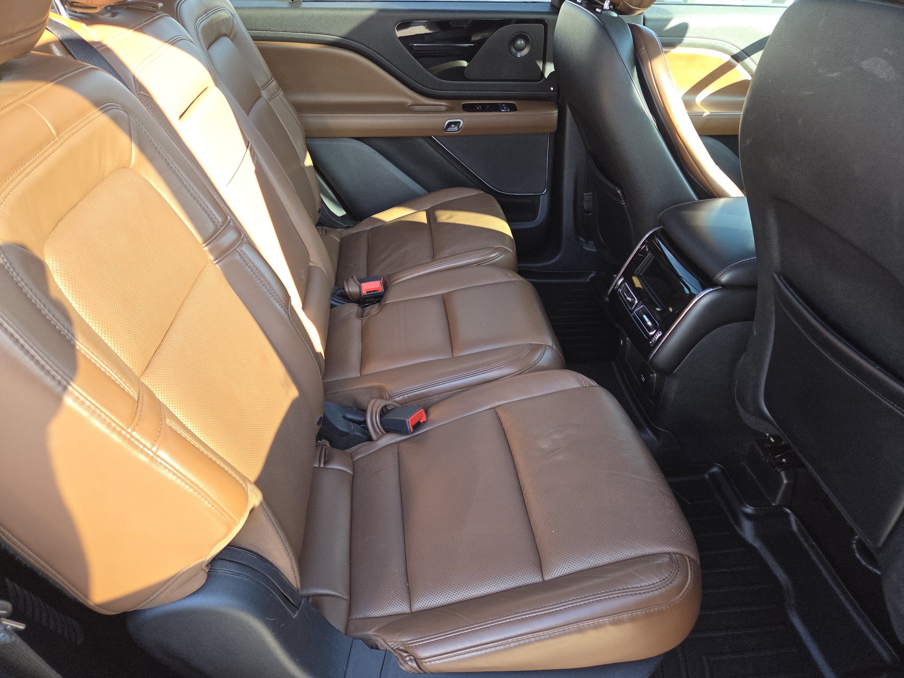 Used 2020 Lincoln Aviator Reserve w/ Equipment Group 201A AWD/4WD image 30