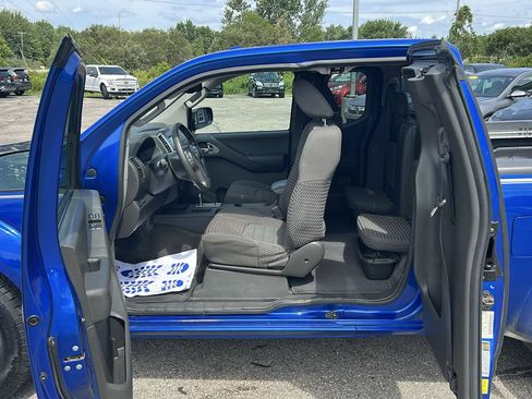 Used 2014 Nissan Frontier SV w/ SV Value Truck Package AWD/4WD image 20