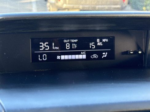 Used 2023 Subaru Crosstrek 2.0i image 28