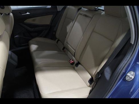 Used 2019 Volkswagen Jetta SEL image 17