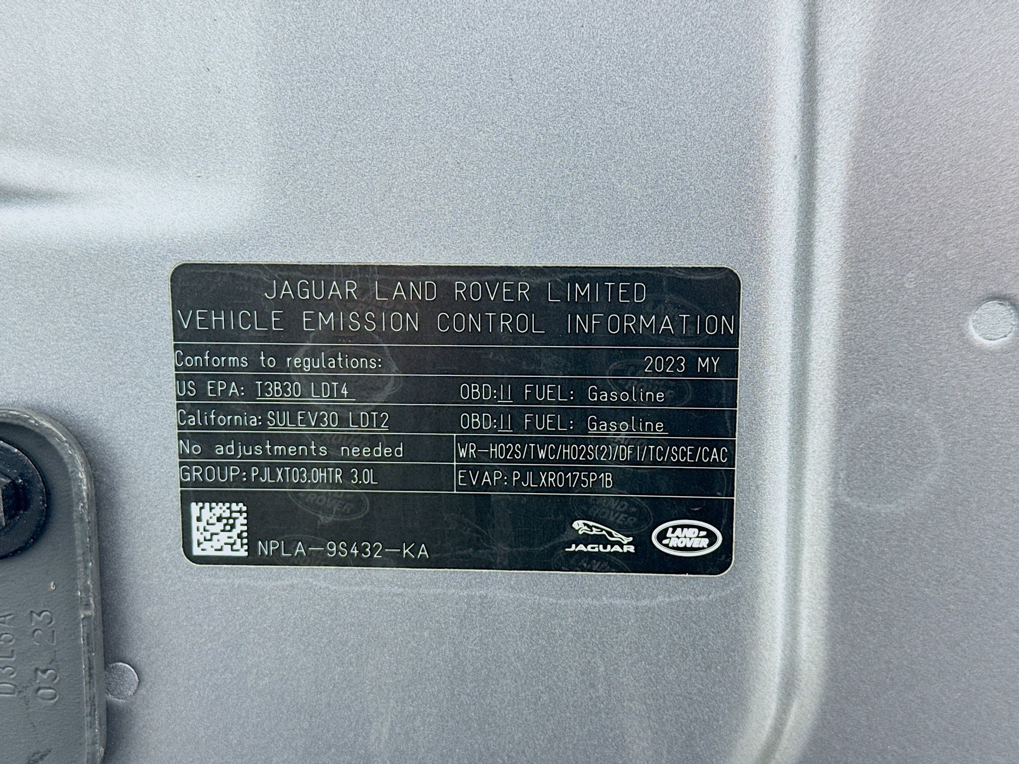 Used 2023 Land Rover Defender 130 SE AWD/4WD image 22