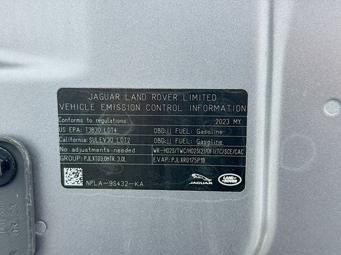 Used 2023 Land Rover Defender 130 SE AWD/4WD image 22