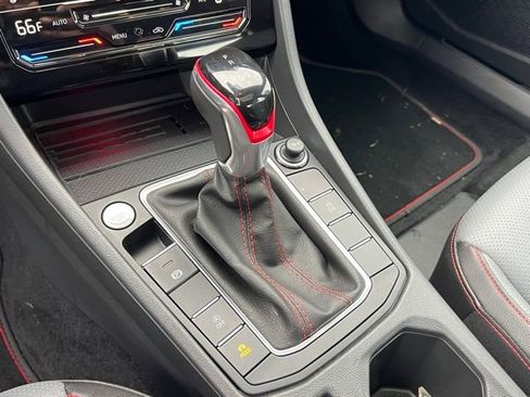 Used 2025 Volkswagen Jetta GLI Autobahn image 21