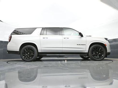 Used 2022 Chevrolet Suburban High Country w/ LPO, Illumination Package AWD/4WD image 48