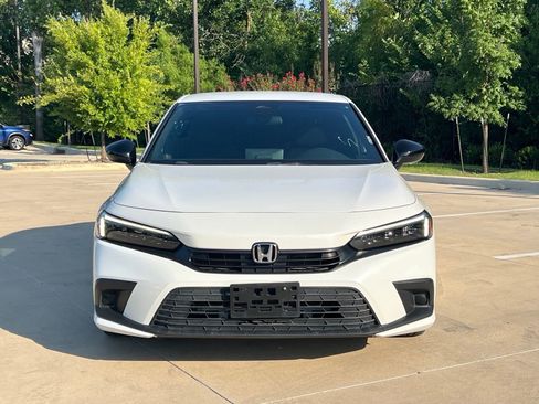 Used 2024 Honda Civic Sport image 2
