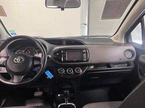 Used 2015 Toyota Yaris SE image 19