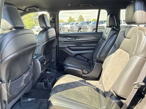 Used 2023 Jeep Grand Cherokee L Laredo AWD/4WD image 22