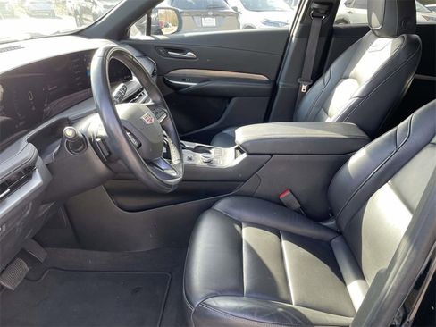 Used 2024 Cadillac XT4 Premium Luxury image 15