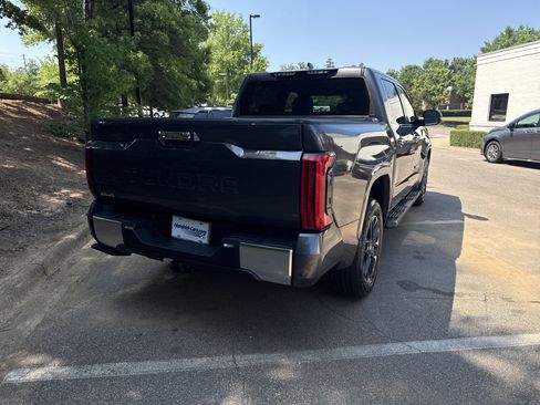 Used 2025 Toyota Tundra Limited AWD/4WD image 10