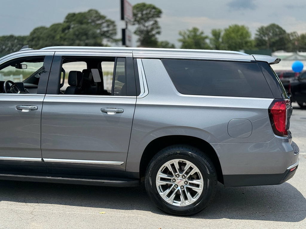 Used 2021 GMC Yukon XL SLT w/ SLT Luxury Plus Package AWD/4WD image 12