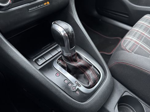 Used 2012 Volkswagen GTI image 22