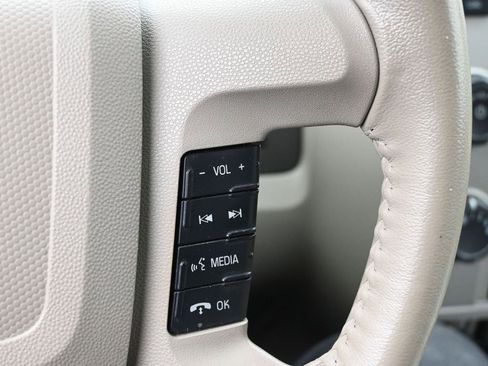 Used 2010 Ford Escape XLT image 9