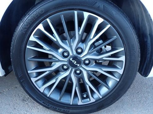 Used 2024 Kia Forte GT-Line w/ GT-Line Premium Package image 7