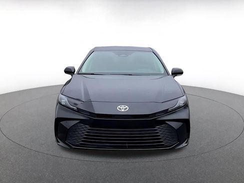 Used 2025 Toyota Camry LE image 4