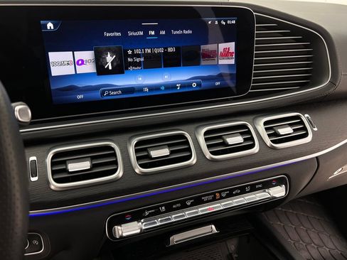 Used 2025 Mercedes-Benz GLS 450 4MATIC image 3