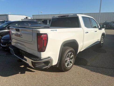 Used 2025 GMC Sierra 1500 SLT AWD/4WD image 5