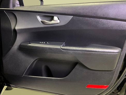 Used 2021 Kia Forte LXS image 27