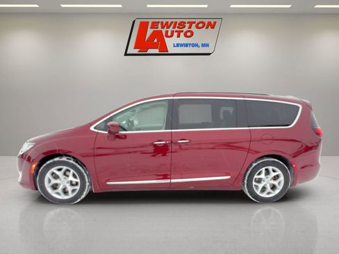 Used 2018 Chrysler Pacifica Touring-L Plus w/ Tire & Wheel Group image 2
