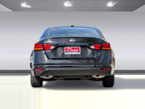 Used 2025 Nissan Altima 2.5 SV image 8