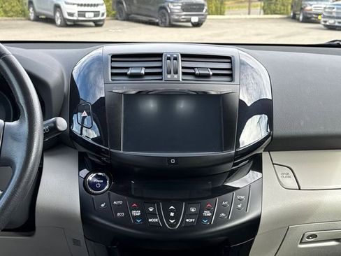 Used 2014 Toyota RAV4 EV FWD image 15