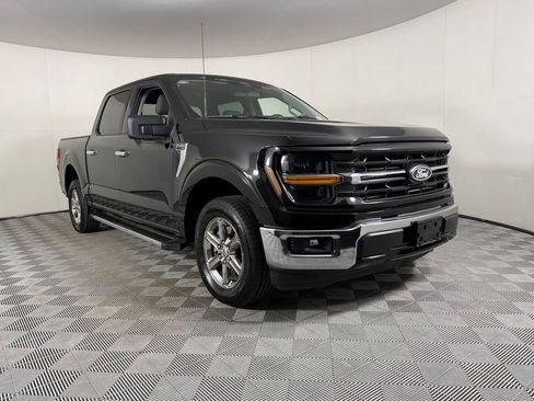 Used 2025 Ford F150 XLT w/ Equipment Group 301A Standard RWD image 3